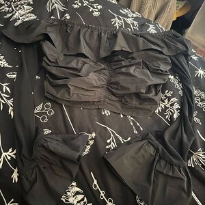 Urban Outfitters Kimchi Blue off shoulder crop top